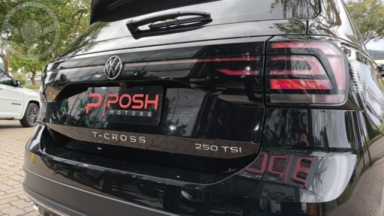 VOLKSWAGEN - T CROSS TCROSS HIGHLINE 1.4 TURBO - 25 - GARANTIA DE FÁBRICA - - 2023/2024 - PRETA - R$ 144.900,00