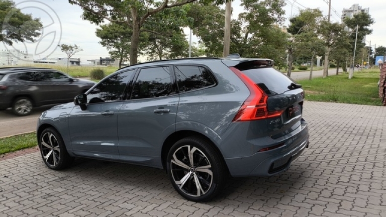 VOLVO - XC60 XC 60 ULTIMATE DARK T8 - BAIXO - GARANTIA DE FÁBRICA - - 2023/2024 - CINZA - R$ 404.900,00
