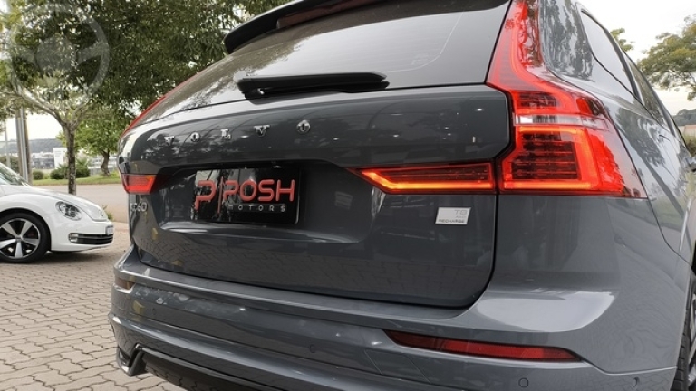 VOLVO - XC60 XC 60 ULTIMATE DARK T8 - BAIXO - GARANTIA DE FÁBRICA - - 2023/2024 - CINZA - R$ 404.900,00