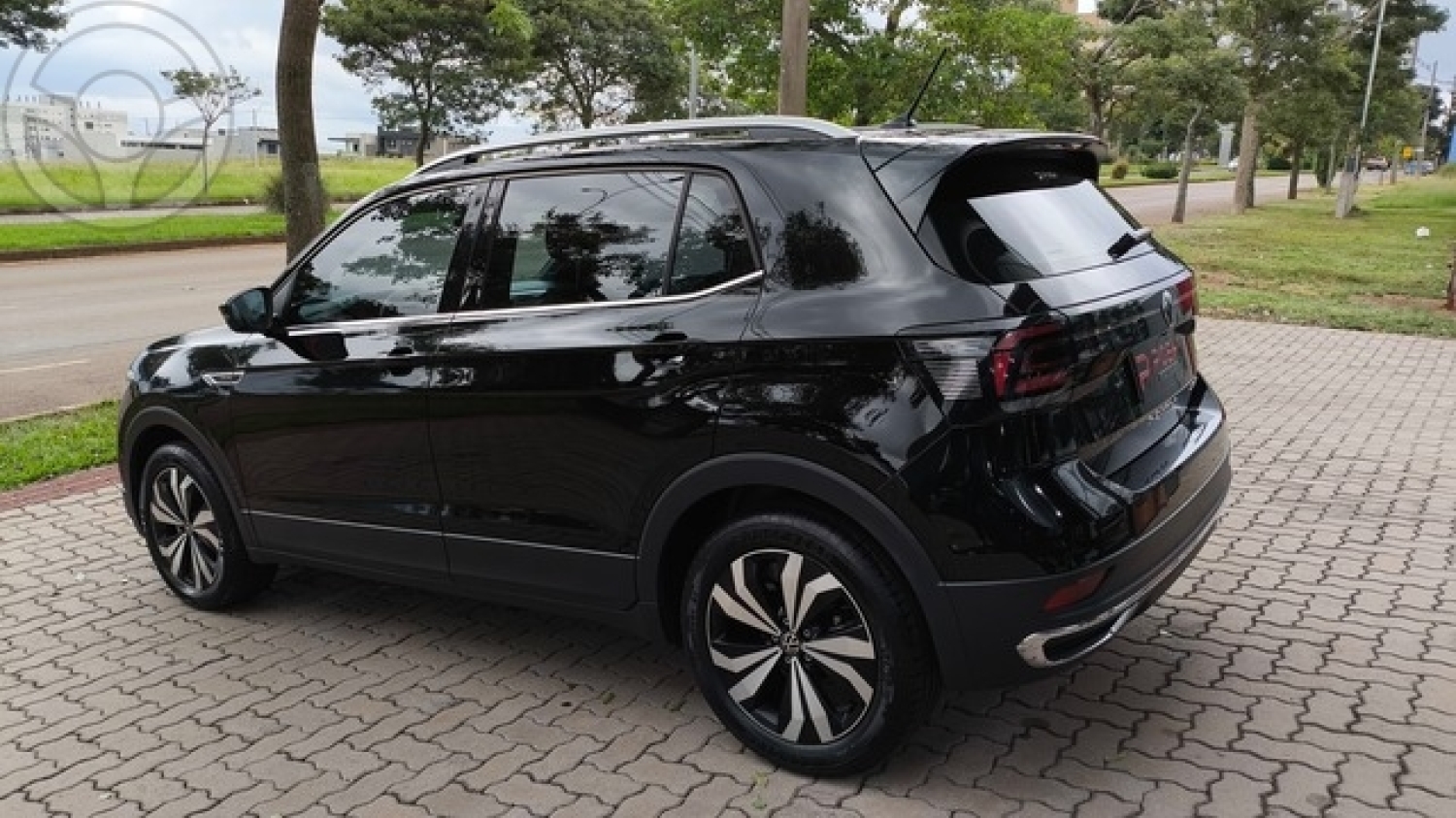 VOLKSWAGEN - T CROSS TCROSS HIGHLINE 1.4 TURBO - 25 - GARANTIA DE FÁBRICA - - 2023/2024 - PRETA - R$ 144.900,00