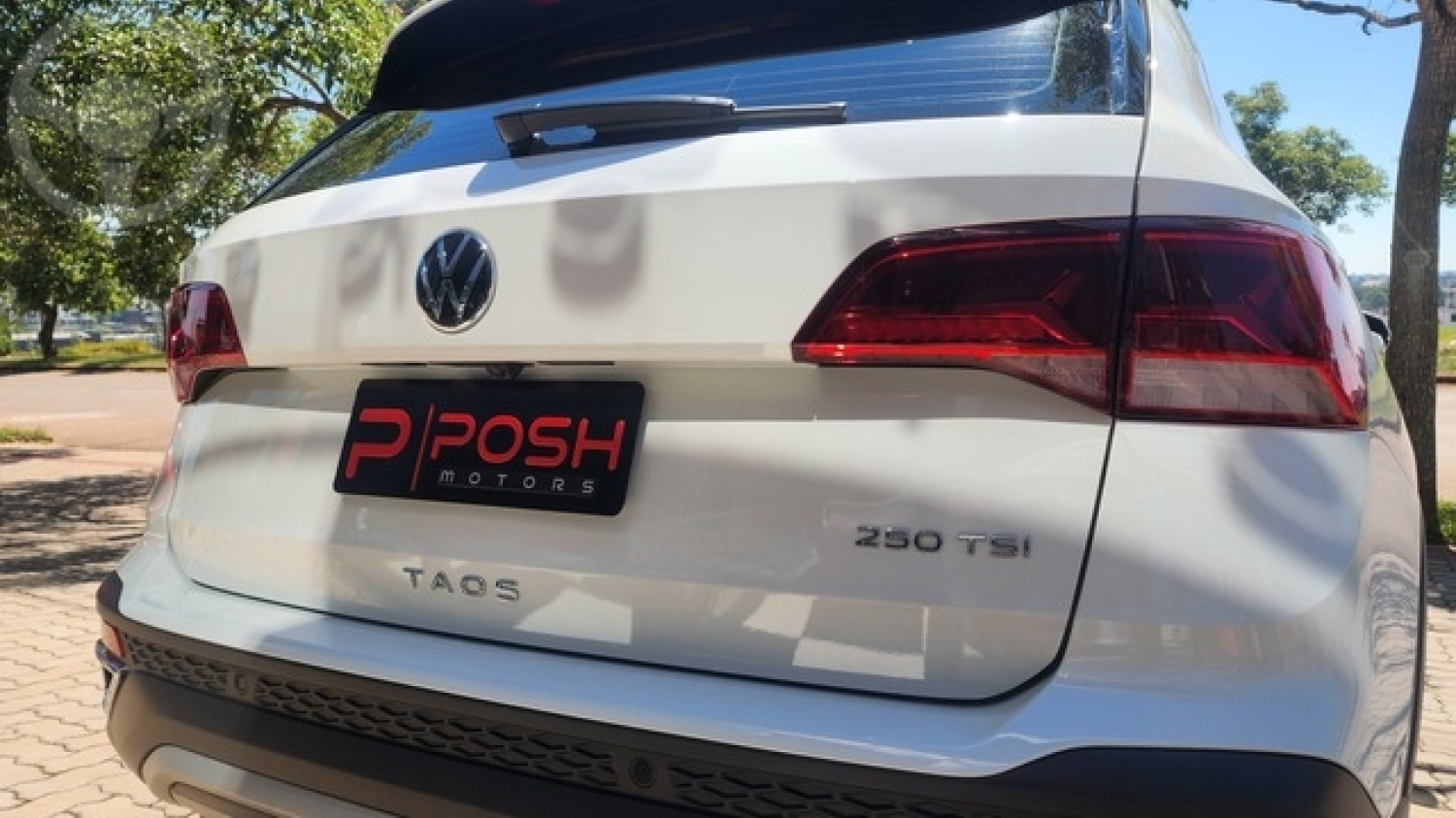 VOLKSWAGEN - TAOS HIGHLINE 1.4 TURBO - 25 PG - - BAIXO - - 2023/2023 - BRANCA - R$ 169.900,00