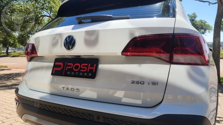 VOLKSWAGEN - TAOS HIGHLINE 1.4 TURBO - 25 PG - - BAIXO - - 2023/2023 - BRANCA - R$ 169.900,00
