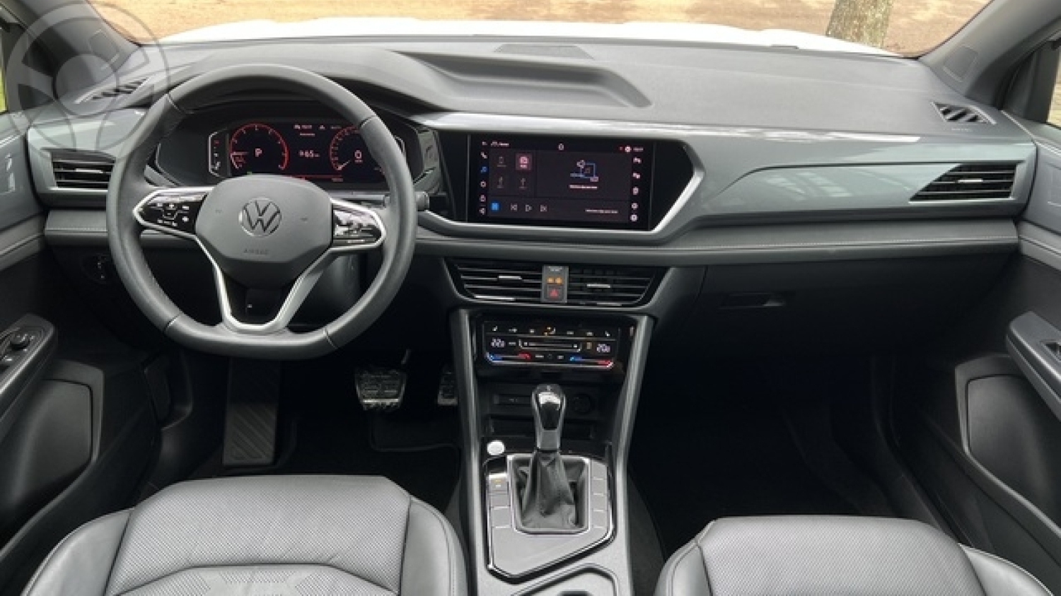 VOLKSWAGEN - TAOS HIGHLINE - - 1.4 TURBO - 25 - BAIXO - - 2023/2023 - BRANCA - R$ 169.900,00