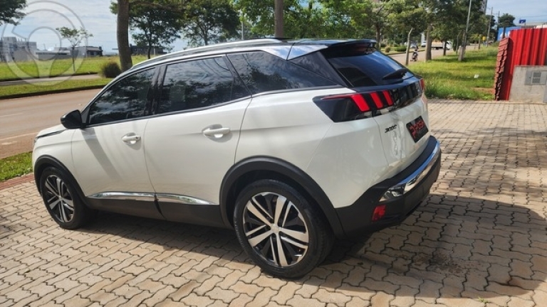 PEUGEOT - 3008 GRIFFE PACK 1.6 TURBO - - BAIXO - - 2018/2019 - BRANCA - R$ 124.900,00