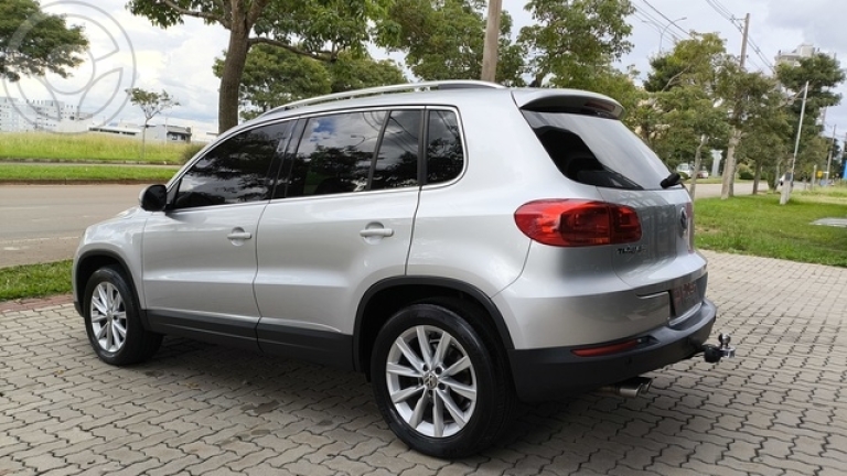 VOLKSWAGEN - TIGUAN TSI 2.0 TURBO - - 2014/2015 - PRATA - R$ 73.900,00