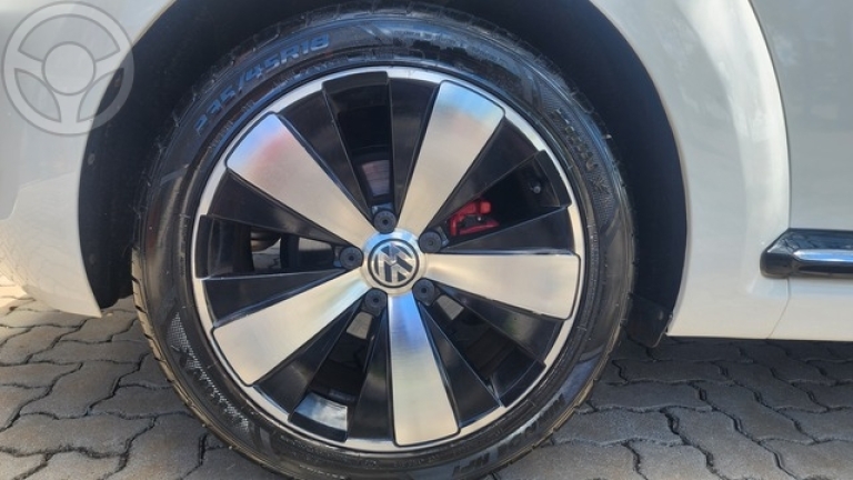 VOLKSWAGEN - FUSCA TSI 2.0 TURBO - BAIXO - - - 2012/2013 - BRANCA - R$ 94.900,00