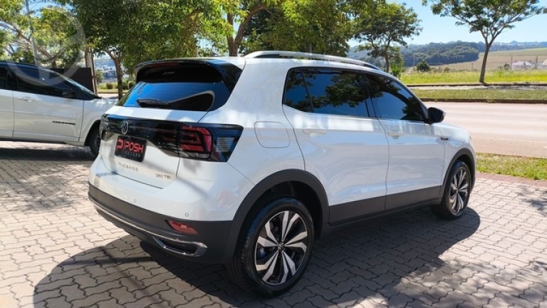 VOLKSWAGEN - TCROSS T-CROSS HIGHLINE 1.4 TURBO - 25 - - BAIXO - - 2023/2024 - BRANCA - R$ 144.900,00