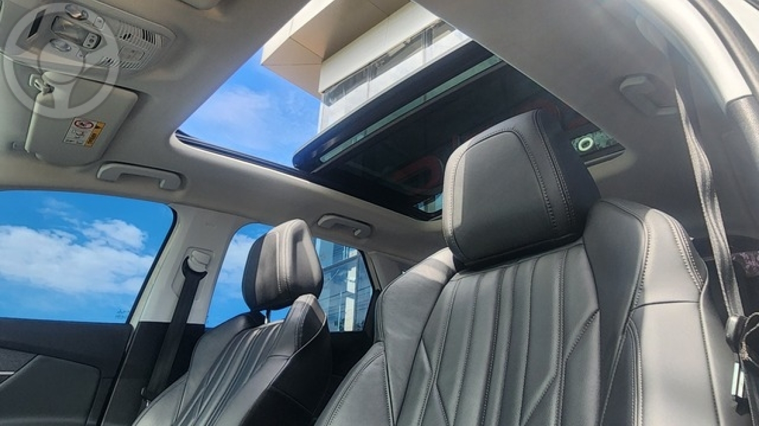 PEUGEOT - 3008 GRIFFE PACK 1.6 TURBO - - BAIXO - - 2018/2019 - BRANCA - R$ 124.900,00
