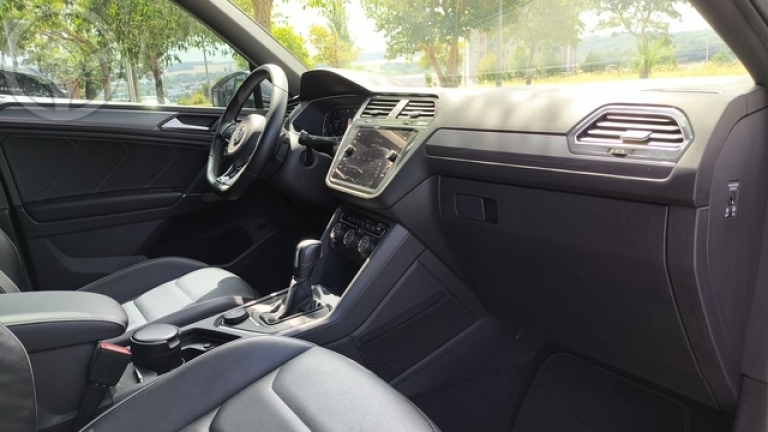 VOLKSWAGEN - TIGUAN ALLSPACE TSI 350 R LINE 2.0 TURBO 4MOTION - - 2019/2020 - PRATA - R$ 182.900,00
