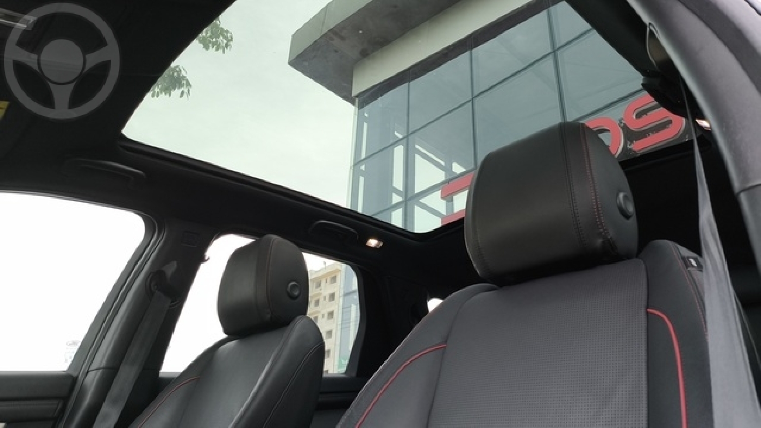 LAND ROVER - DISCOVERY P250 SPORT R-DYNAMIC - BAIXO - - - 2021/2021 - BRANCA - R$ 249.900,00
