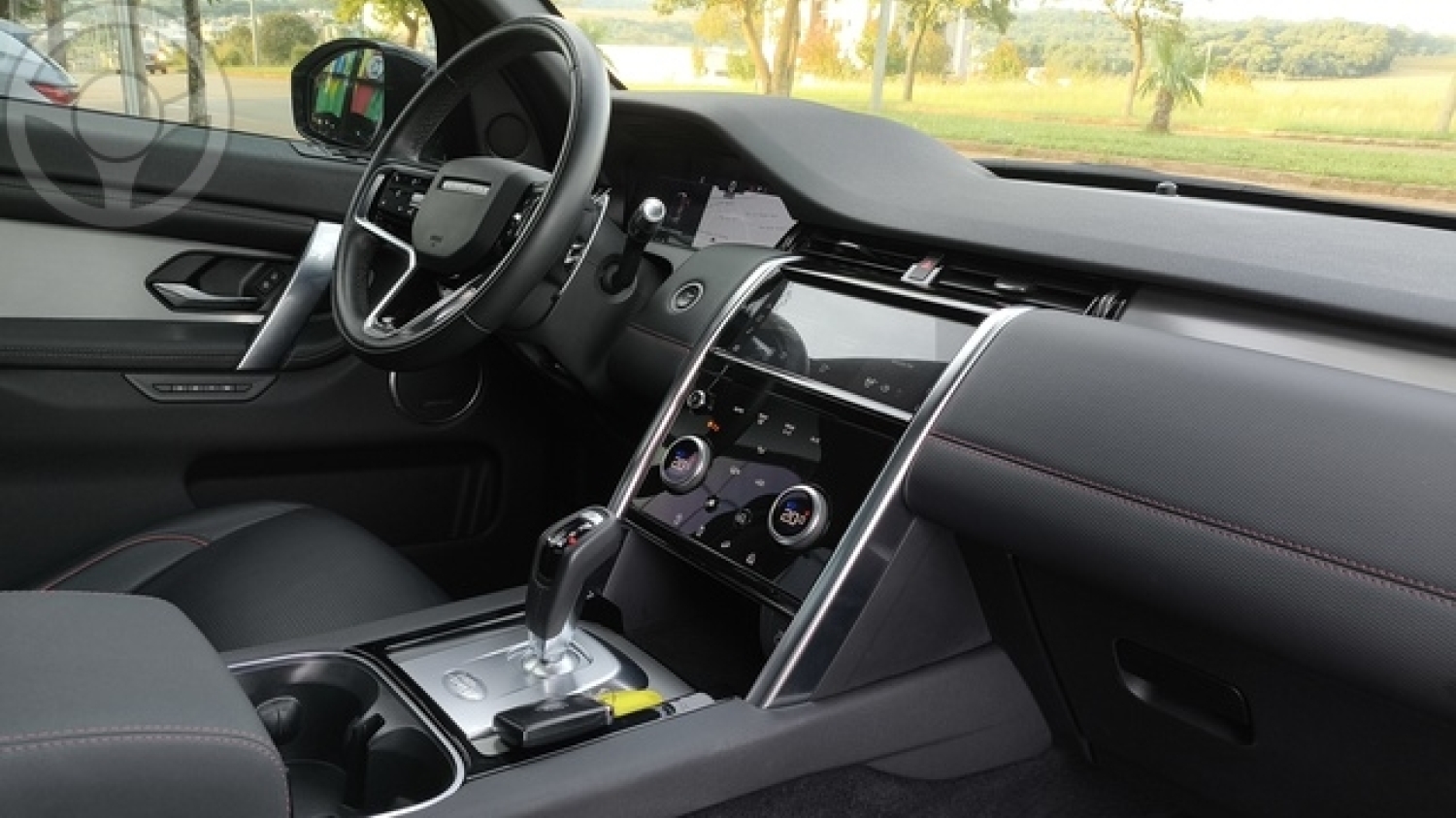 LAND ROVER - DISCOVERY P250 SPORT R-DYNAMIC - BAIXO - - - 2021/2021 - BRANCA - R$ 249.900,00