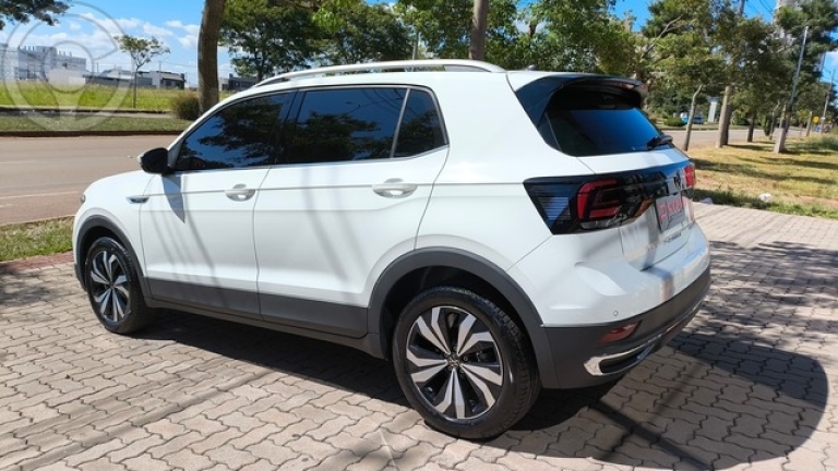 VOLKSWAGEN - TCROSS T-CROSS HIGHLINE 1.4 TURBO - 25 - - BAIXO - - 2023/2024 - BRANCA - R$ 144.900,00