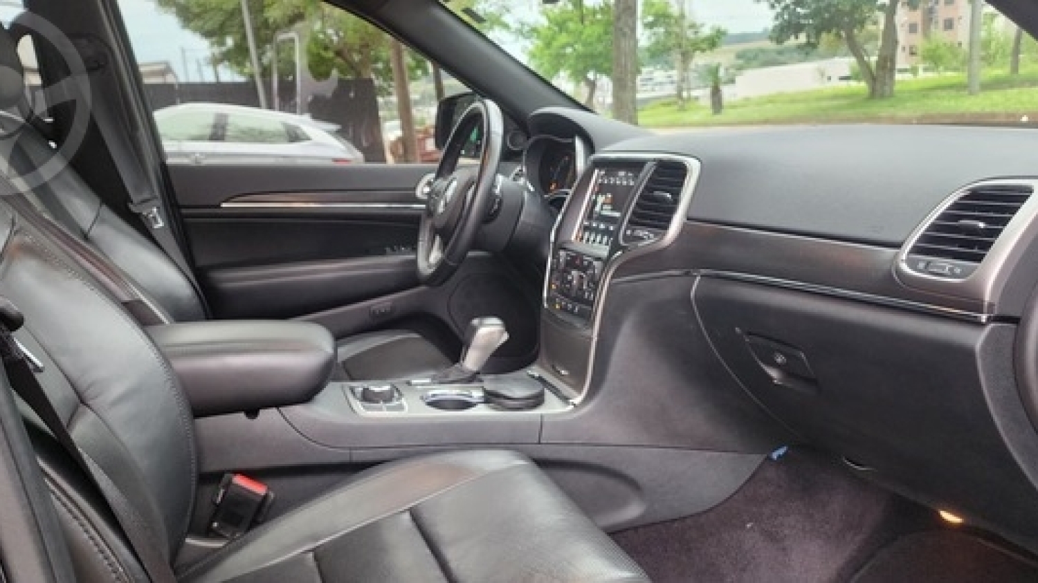 JEEP - GRAND CHEROKEE LIMITED AWD - - 2018/2018 - PRETA - R$ 174.990,00