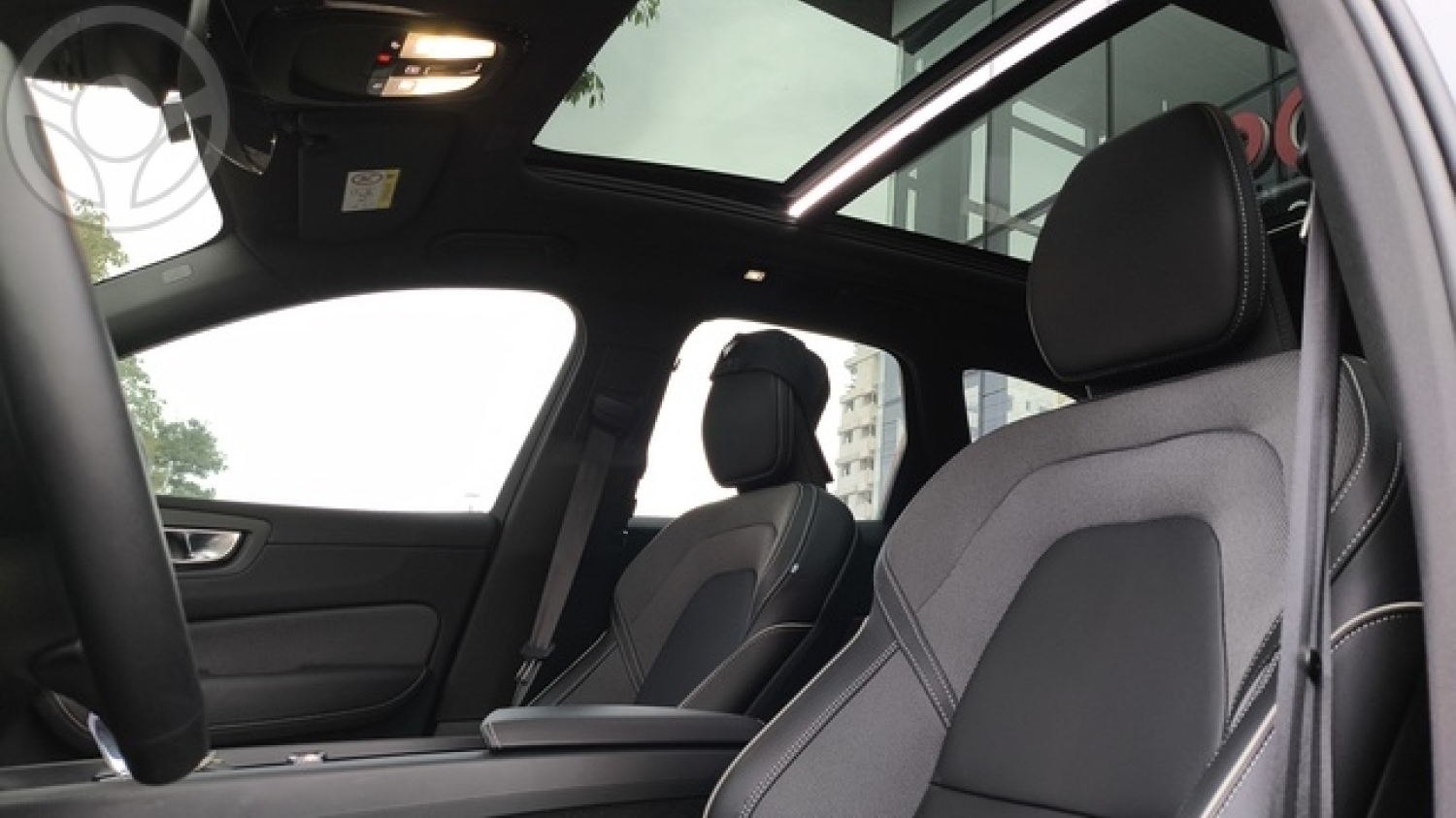 VOLVO - XC60 XC 60 ULTIMATE DARK T8 - BAIXO - GARANTIA DE FÁBRICA - - 2023/2024 - CINZA - R$ 404.900,00