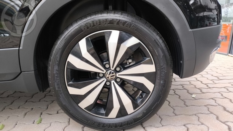VOLKSWAGEN - T CROSS TCROSS HIGHLINE 1.4 TURBO - 25 - GARANTIA DE FÁBRICA - - 2023/2024 - PRETA - R$ 144.900,00