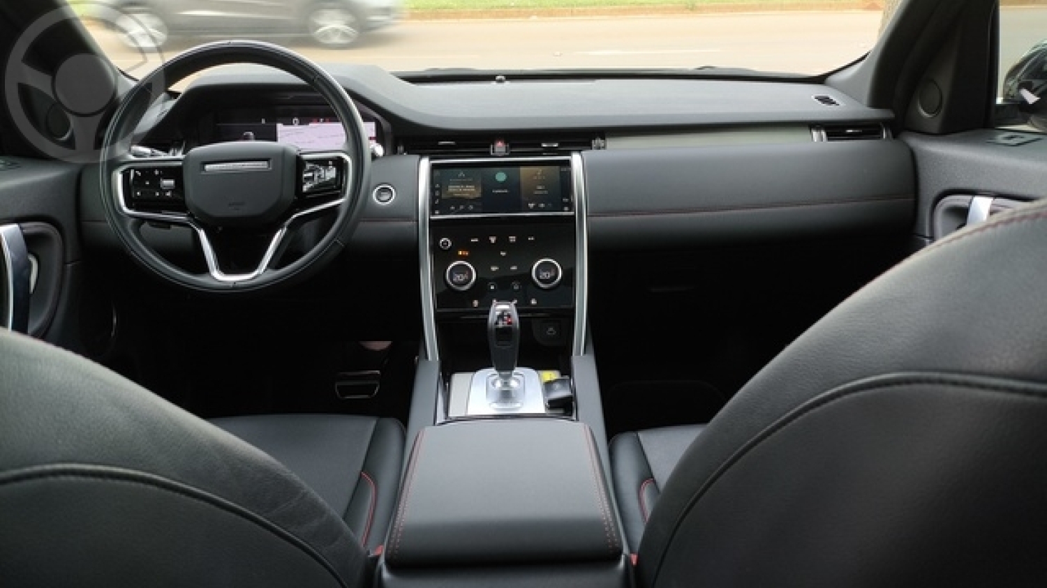 LAND ROVER - DISCOVERY P250 SPORT R-DYNAMIC - BAIXO - - - 2021/2021 - BRANCA - R$ 249.900,00