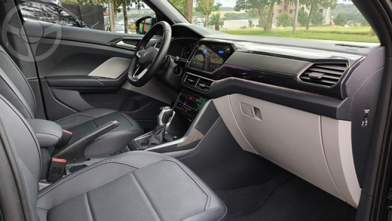 VOLKSWAGEN - T CROSS TCROSS HIGHLINE 1.4 TURBO - 25 - GARANTIA DE FÁBRICA - - 2023/2024 - PRETA - R$ 144.900,00