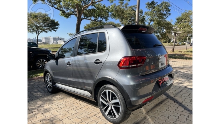 VOLKSWAGEN - FOX 1.6 XTREME - BAIXO - - 2019/2019 - CINZA - R$ 64.900,00