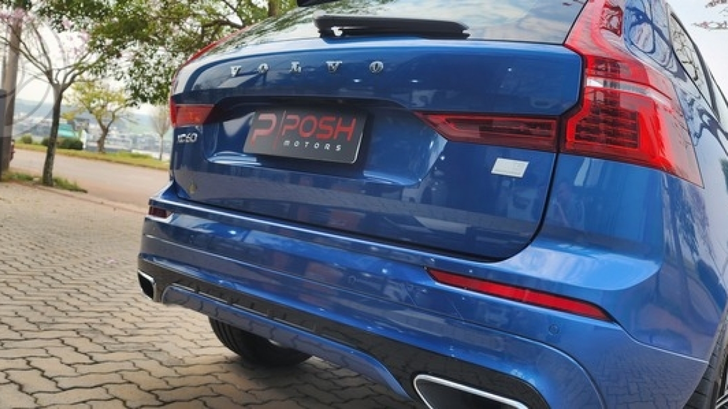 VOLVO - VOLVO XC 60 XC60 T8 R DESIGN - - BAIXO - - 2021/2021 - AZUL - R$ 259.900,00