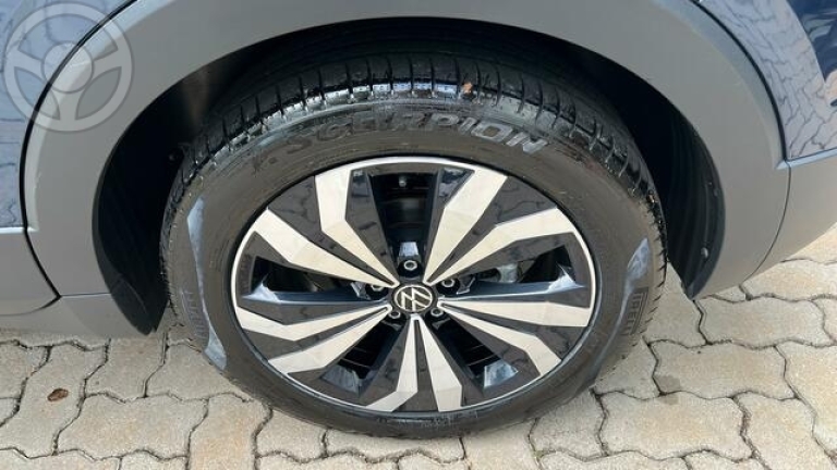 VOLKSWAGEN - T CROSS TCROSS HIGHLINE 1.4 TURBO - 25 - GARANTIA DE FÁBRICA - - 2023/2024 - AZUL - R$ 144.900,00