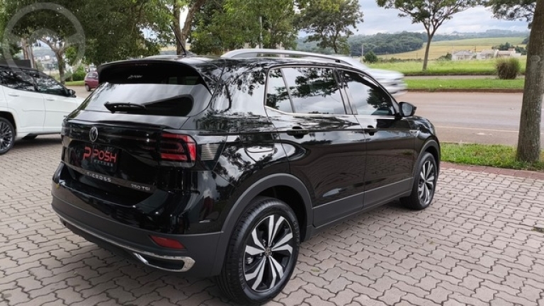 VOLKSWAGEN - T CROSS TCROSS HIGHLINE 1.4 TURBO - 25 - GARANTIA DE FÁBRICA - - 2023/2024 - PRETA - R$ 144.900,00