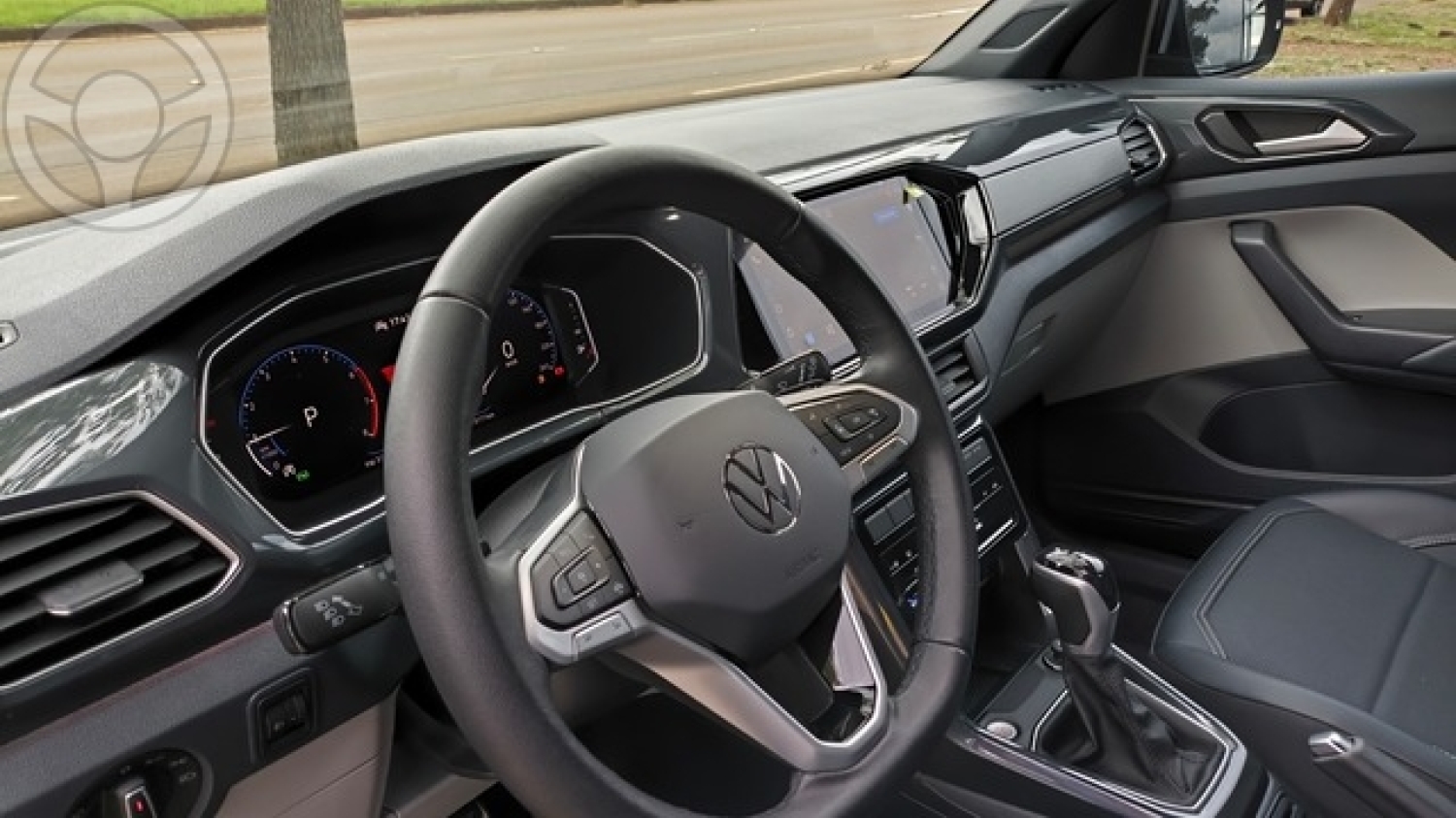 VOLKSWAGEN - T CROSS TCROSS HIGHLINE 1.4 TURBO - 25 - GARANTIA DE FÁBRICA - - 2023/2024 - PRETA - R$ 144.900,00