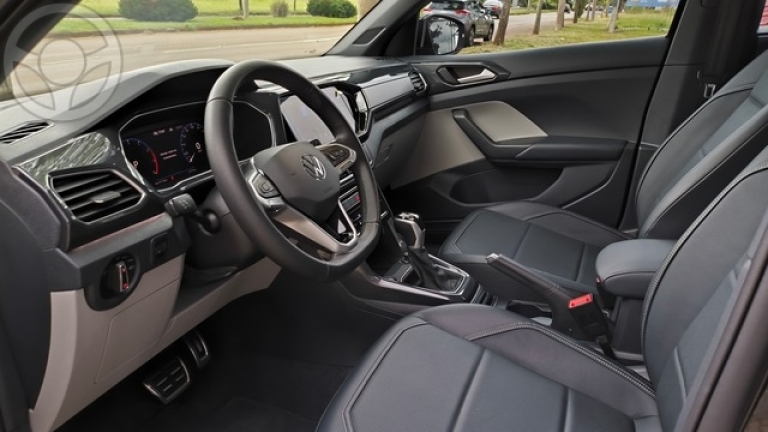 VOLKSWAGEN - T CROSS TCROSS HIGHLINE 1.4 TURBO - 25 - GARANTIA DE FÁBRICA - - 2023/2024 - PRETA - R$ 144.900,00