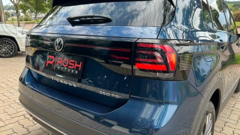 VOLKSWAGEN - T CROSS TCROSS HIGHLINE 1.4 TURBO - 25 - GARANTIA DE FÁBRICA - - 2023/2024 - AZUL - R$ 144.900,00
